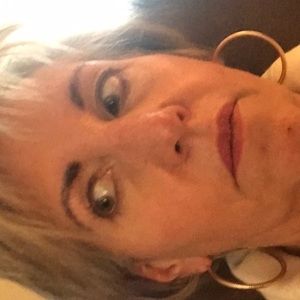 Meet your Posher, Robyn